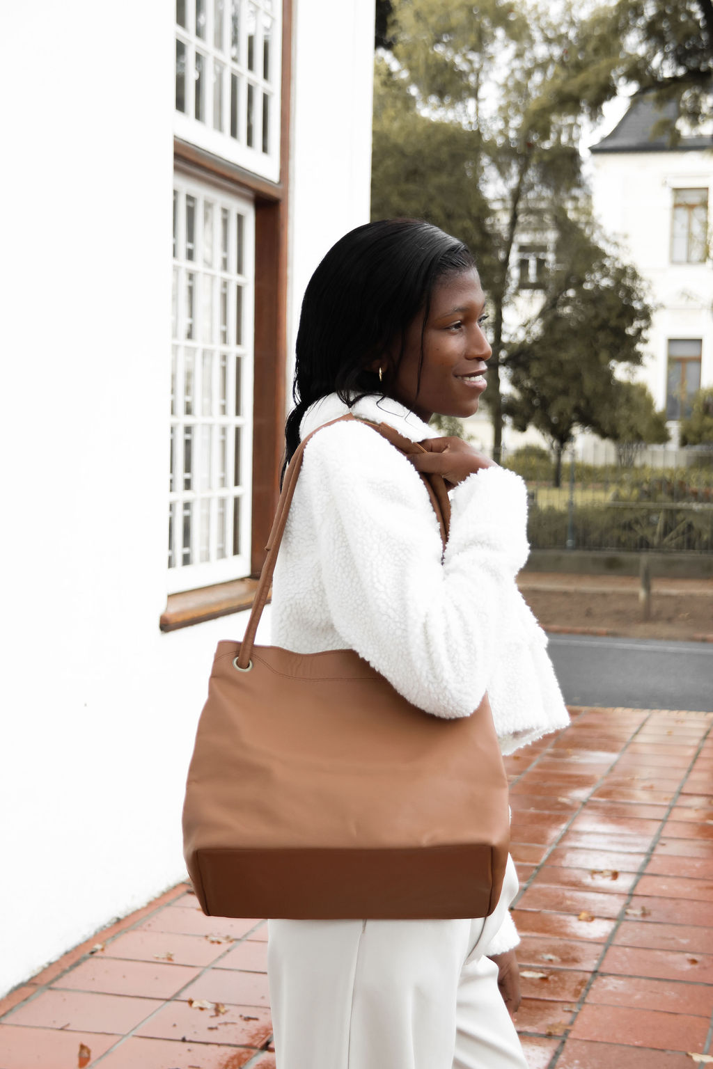 Aldora Classic Tote Bag