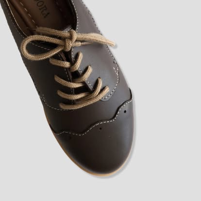 Aldora Classic Oxford