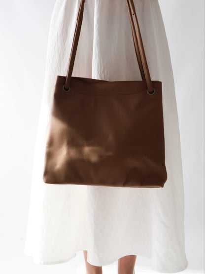 Aldora Classic Tote Bag